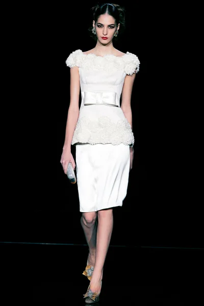 Look 10